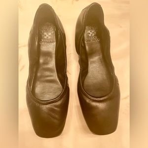 Stylish, square toe comfort flat that flexes when you walk. 8.5